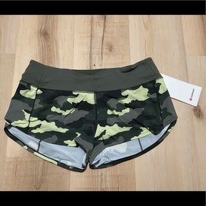 Lululemon Speed up 2.5 “ short in camo